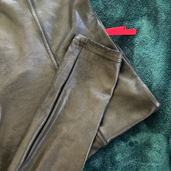 Small Faux Leather Spanx - Picture 5 of 5